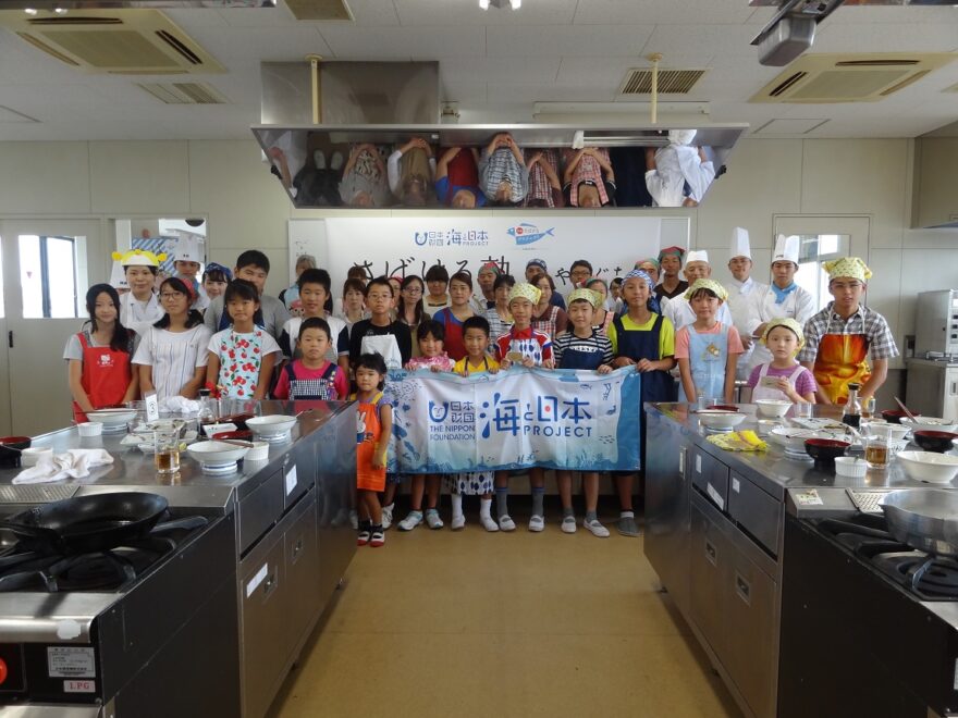 海と日本　さばける塾inやまぐち「みんなで鯵をさばこう！！」が行われました。