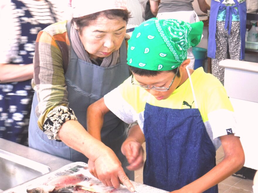 【柳井市】浜の母ちゃんに教わる　夏休み魚料理教室
